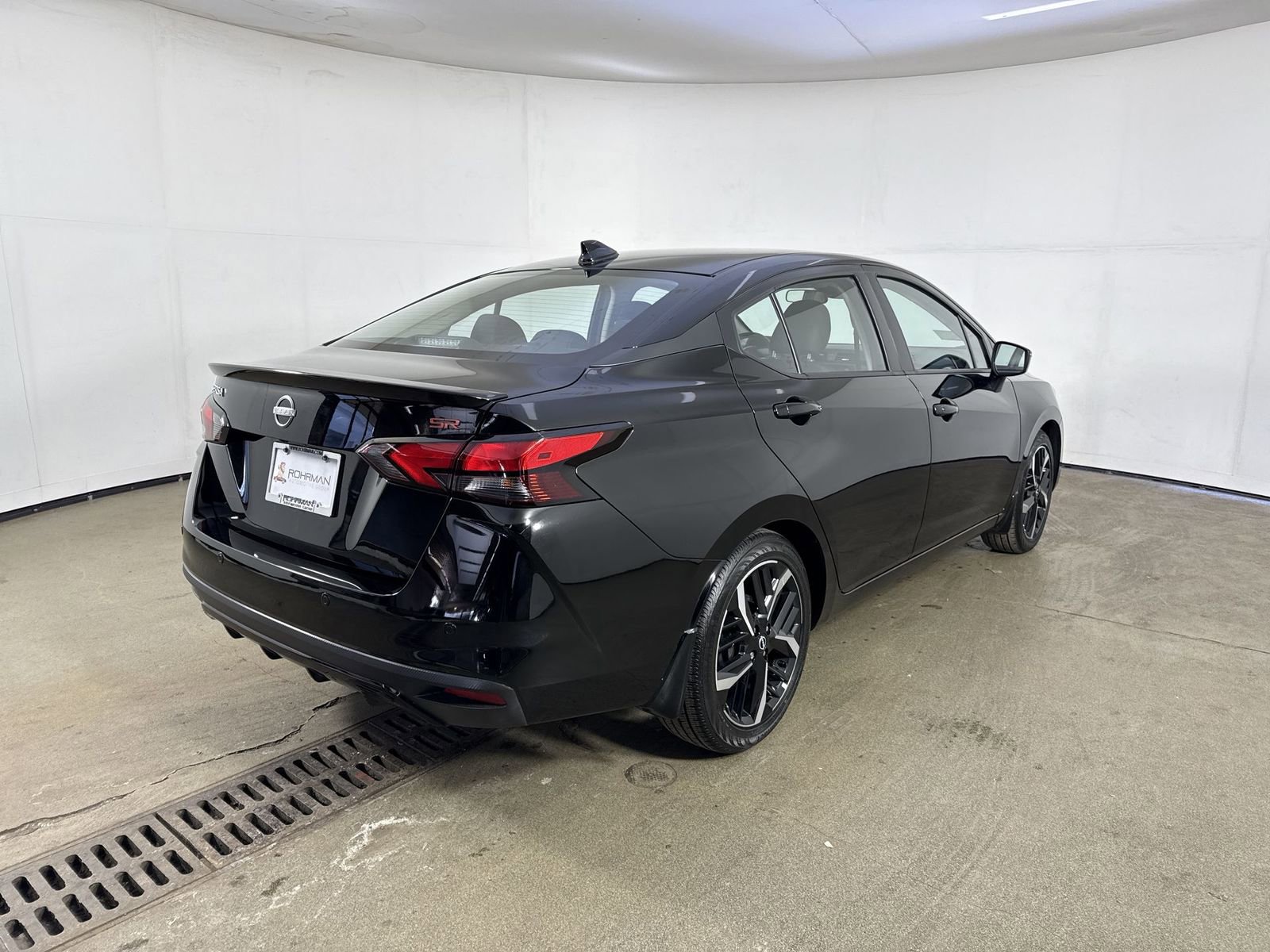 Certified 2025 Nissan Versa SR w/ Trunk Package image 33