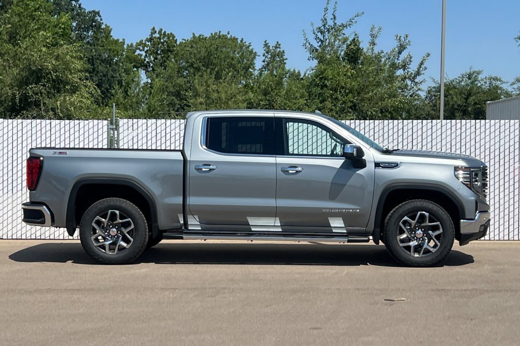 New 2026 GMC Sierra 1500 SLT w/ SLT Premium Package image 3