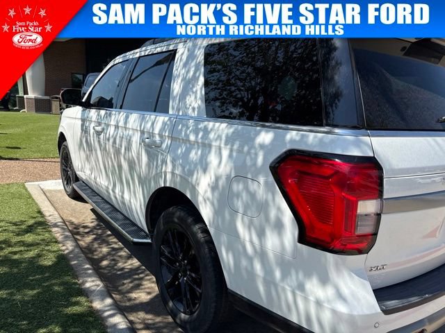 Used 2023 Ford Expedition XLT AWD/4WD image 4
