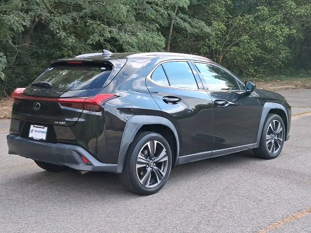 Used 2019 Lexus UX 200 w/ Accessory Package FWD image 5