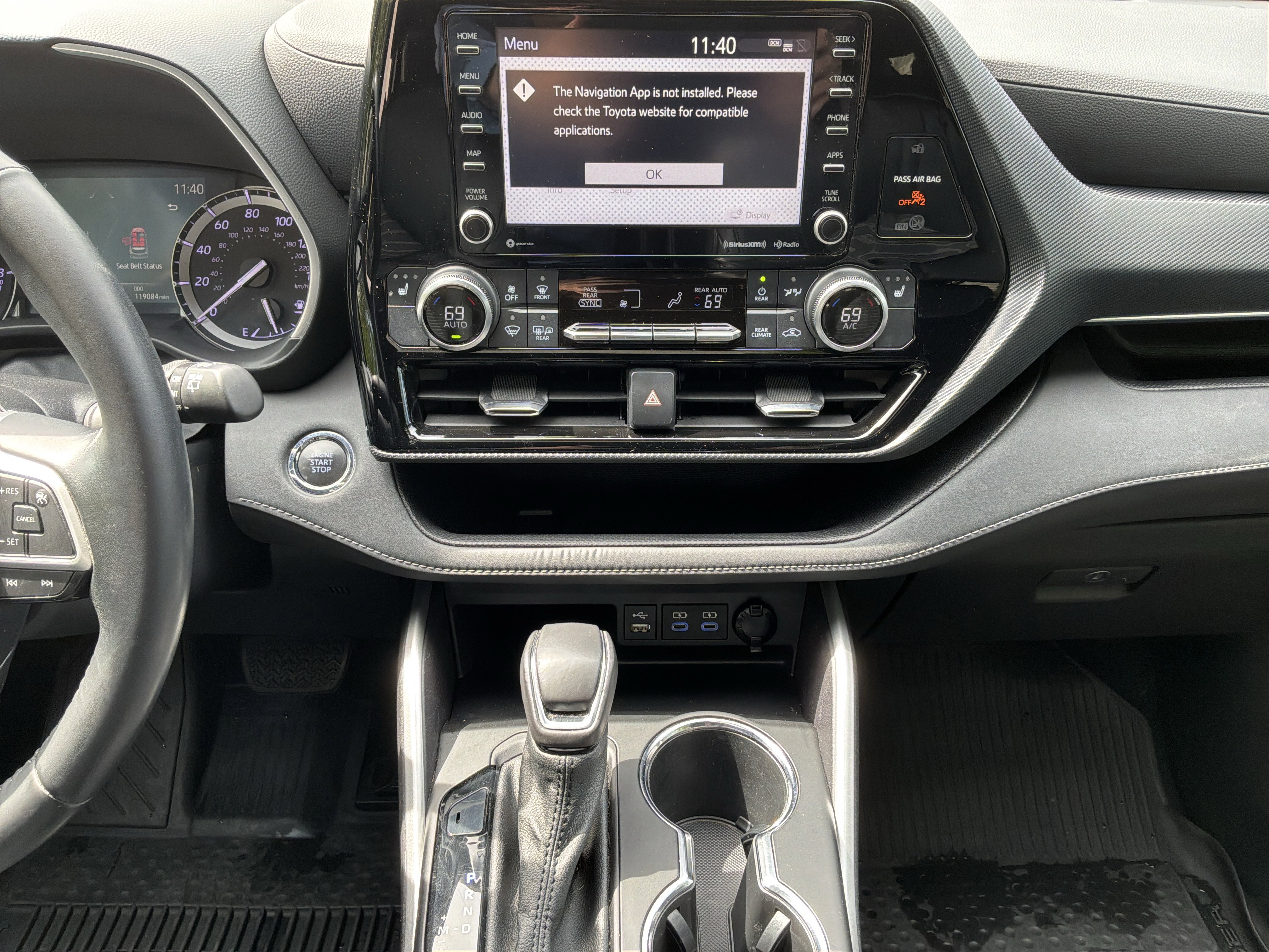 Used 2022 Toyota Highlander XSE FWD image 30