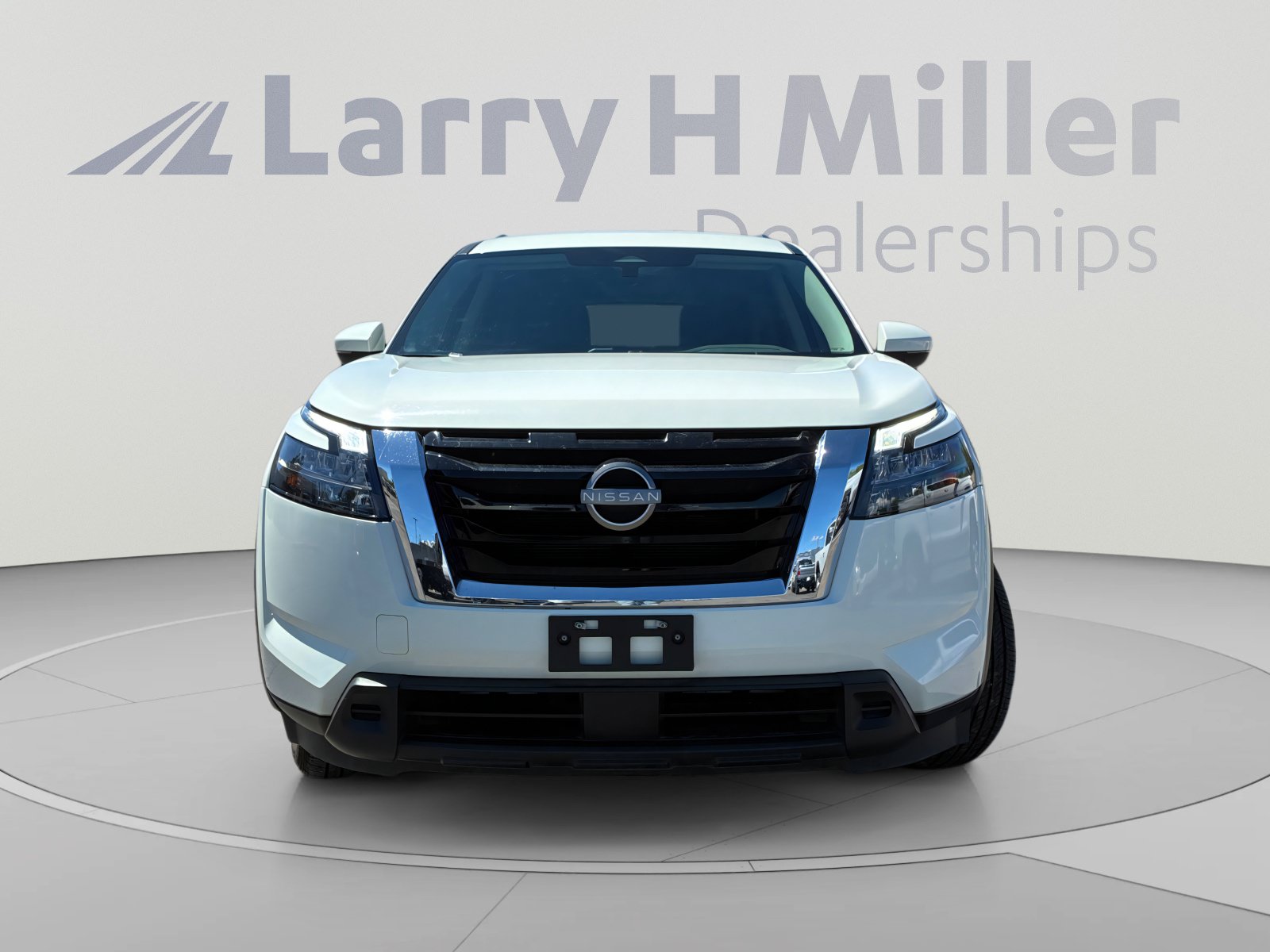 Used 2025 Nissan Pathfinder SV AWD/4WD image 8