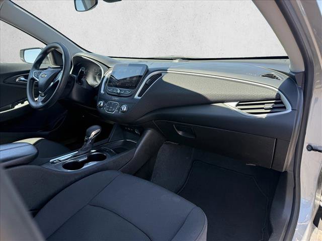 Used 2025 Chevrolet Malibu LT FWD image 12
