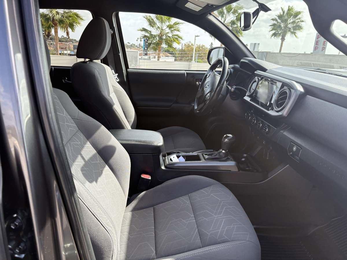 Used 2017 Toyota Tacoma TRD Sport image 20