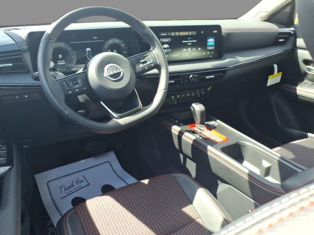 Used 2025 Nissan Kicks SR w/ SR Premium Package AWD/4WD image 6