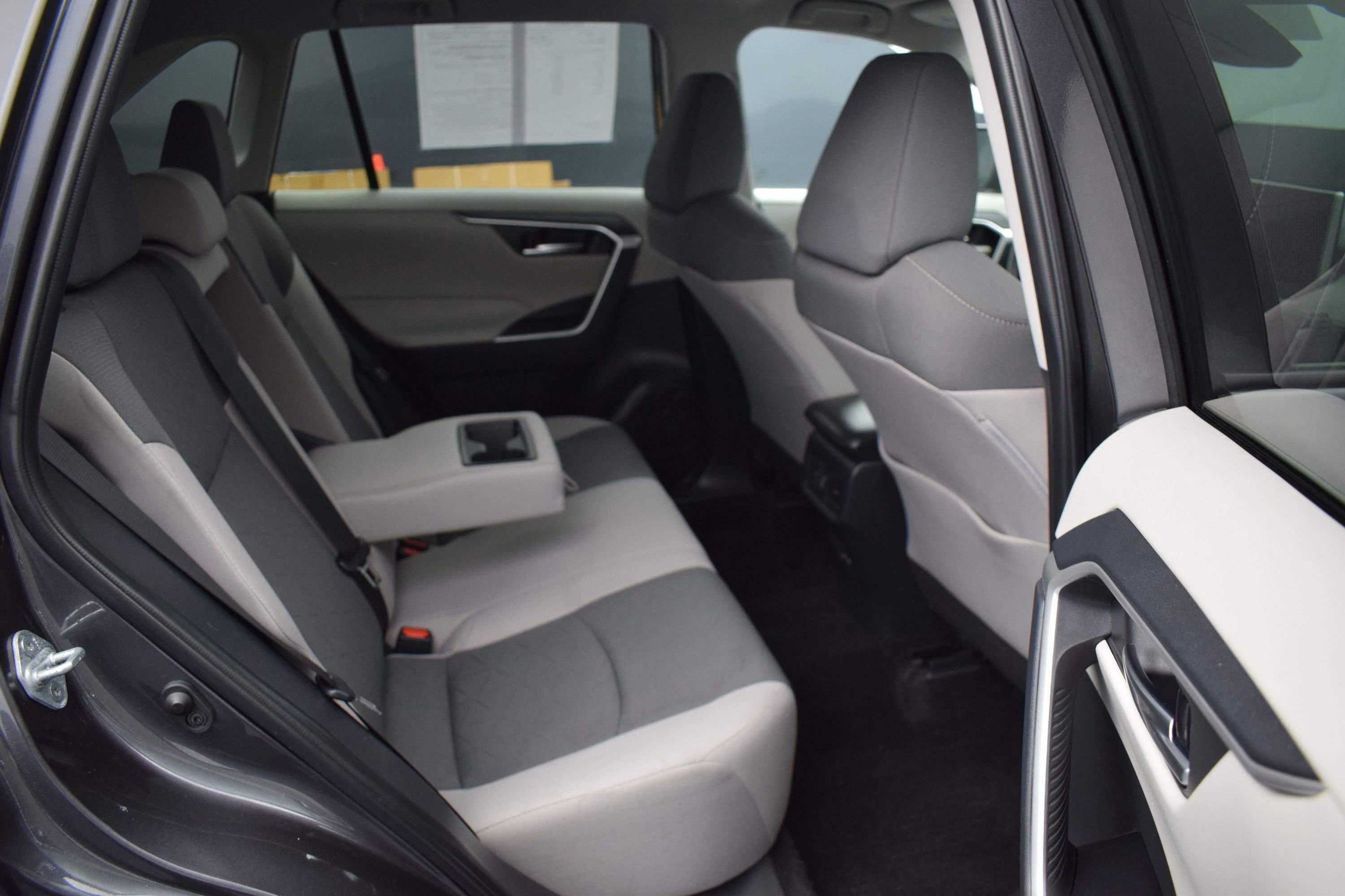 Used 2025 Toyota RAV4 XLE AWD/4WD image 11