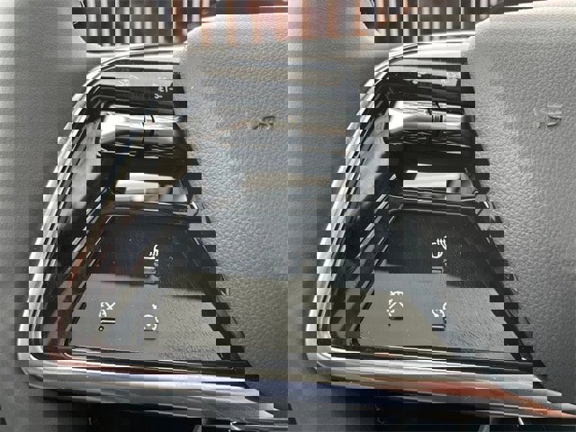 New 2025 Cadillac Lyriq Luxury image 21