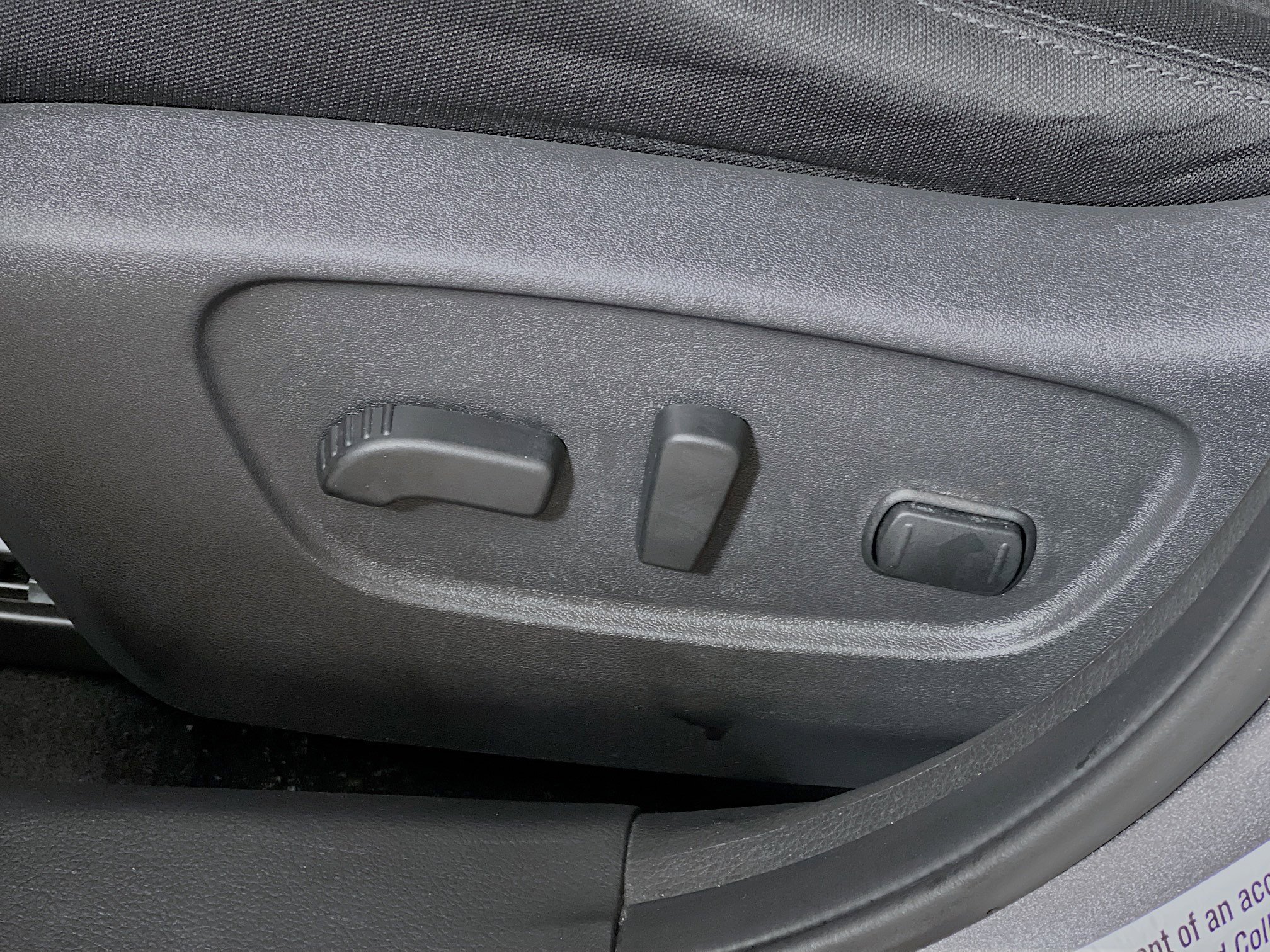 Used 2019 Nissan Rogue SV image 15
