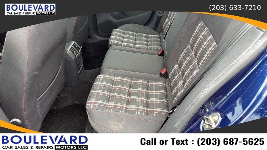 Used 2013 Volkswagen Golf 4-Door FWD image 27