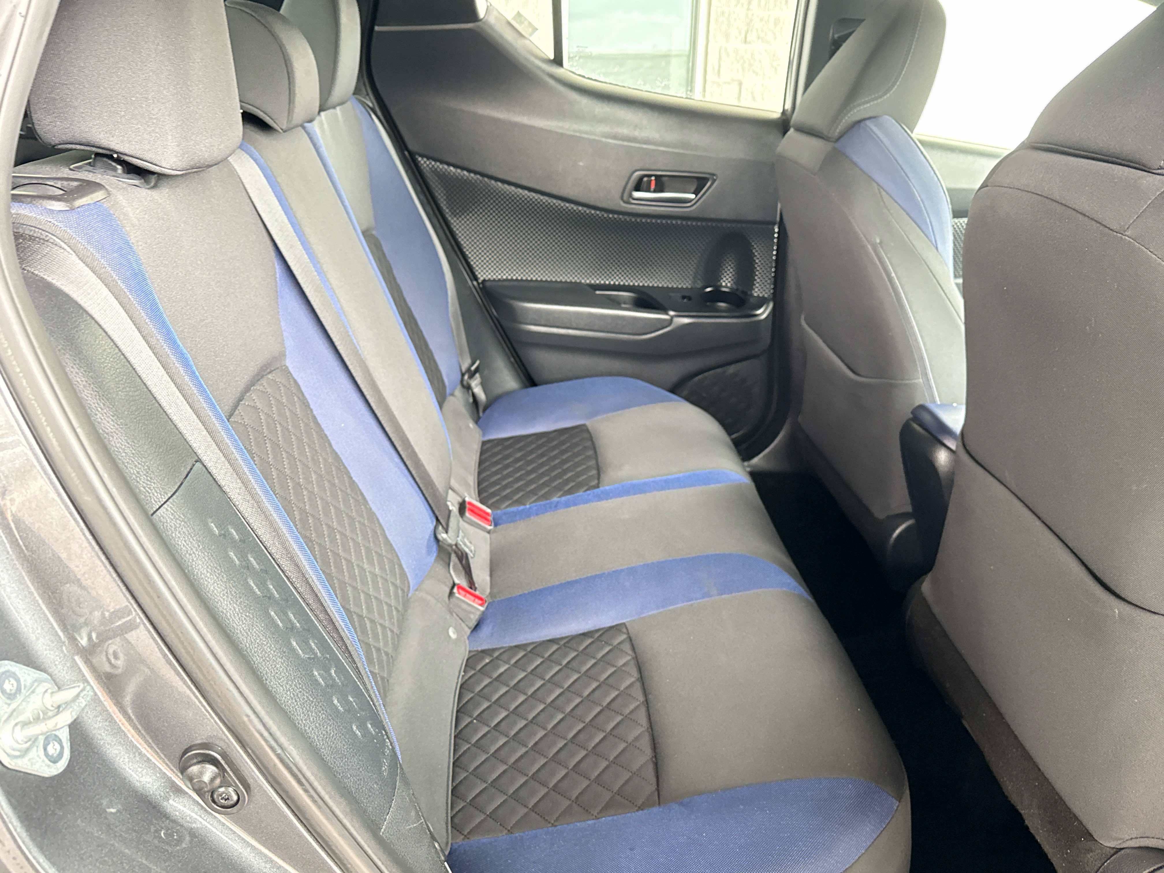 Used 2022 Toyota C-HR XLE FWD image 16