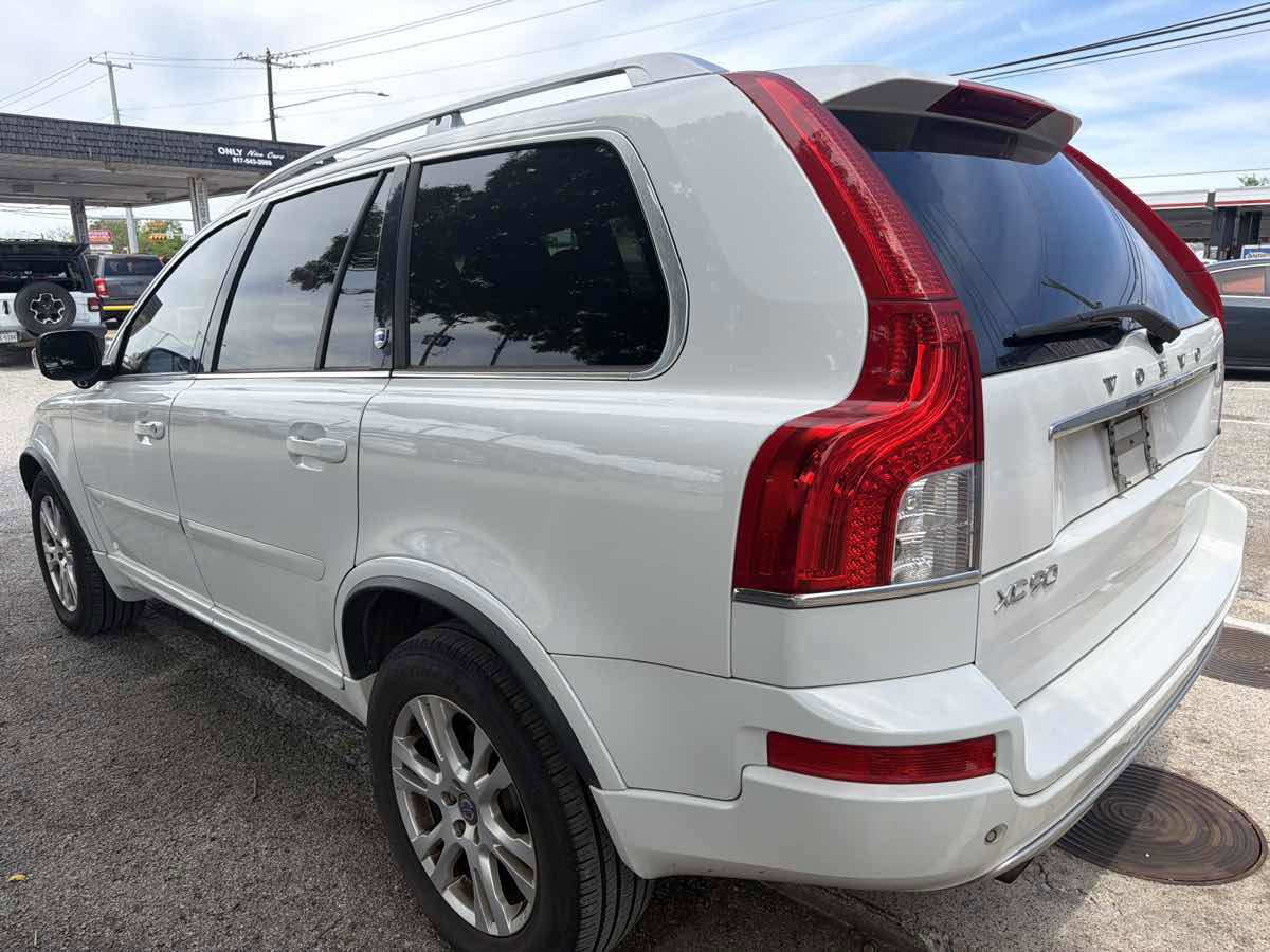 Used 2014 Volvo XC90 3.2 w/ Climate Package image 4