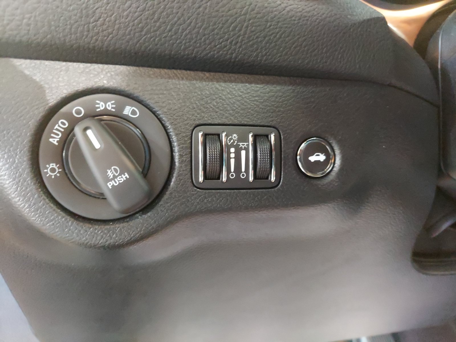 Used 2019 Dodge Challenger R/T Scat Pack w/ Driver Convenience Group RWD image 28