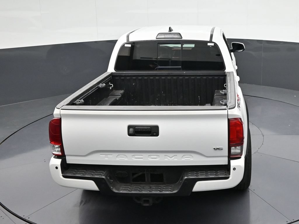 Used 2018 Toyota Tacoma TRD Off-Road w/ Technology Package AWD/4WD image 21