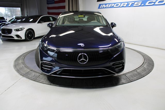 Used 2023 Mercedes-Benz EQS 580 4MATIC Sedan image 3