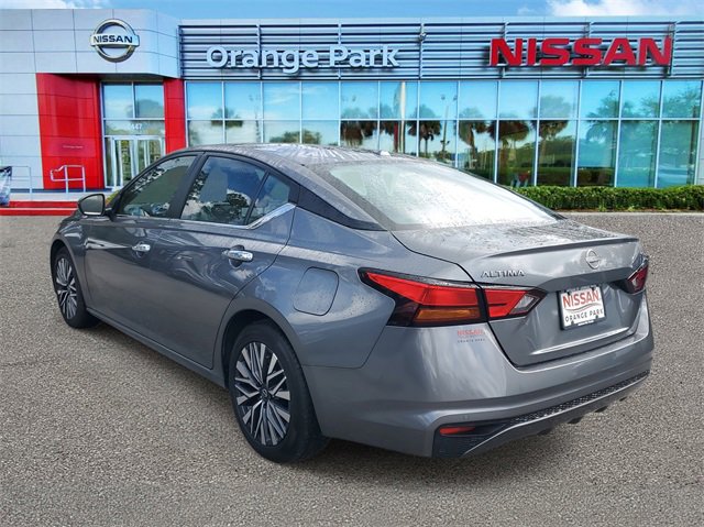 Used 2023 Nissan Altima 2.5 SV image 3