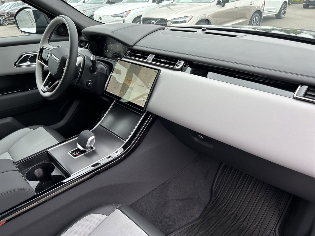 New 2026 Land Rover Range Rover Velar Dynamic SE image 20