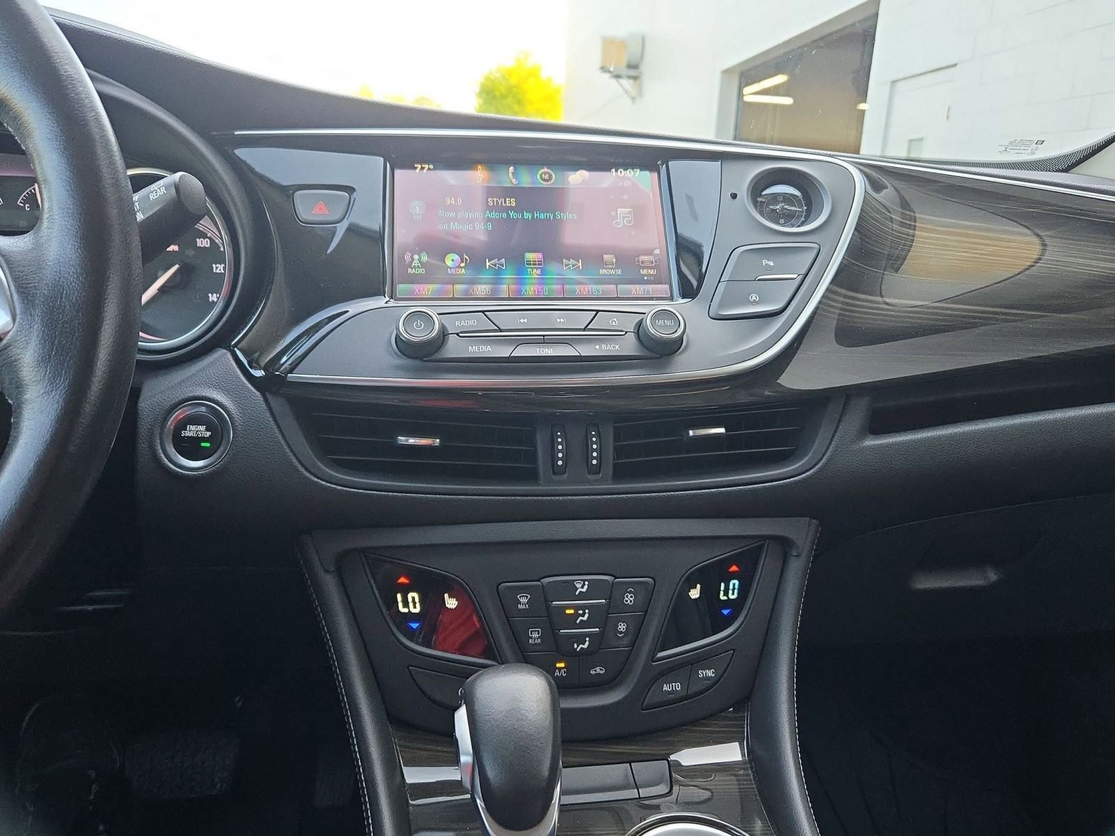 Used 2019 Buick Envision Essence image 9