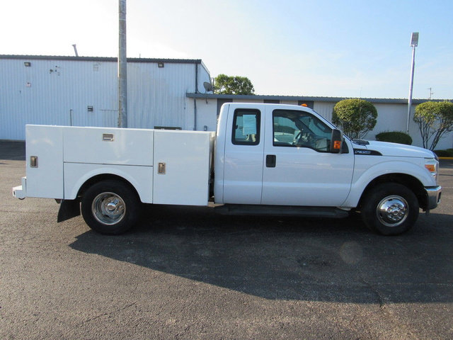 Used 2015 Ford F350 XL w/ Power Equipment Group RWD image 4