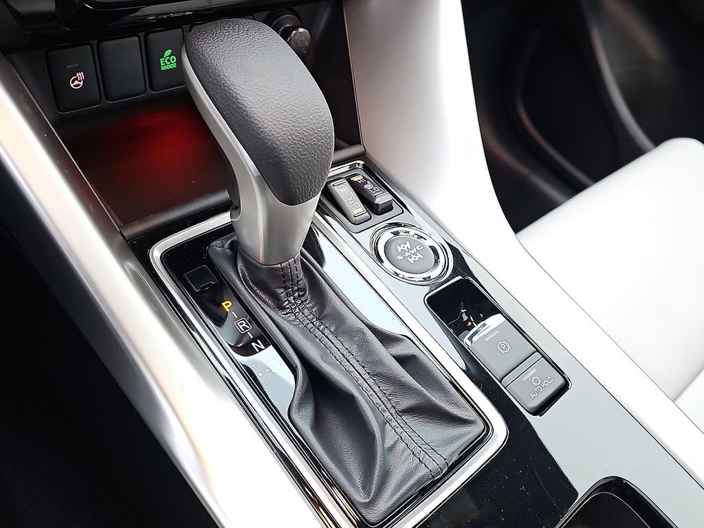 New 2026 Mitsubishi Eclipse Cross SEL AWD/4WD image 11