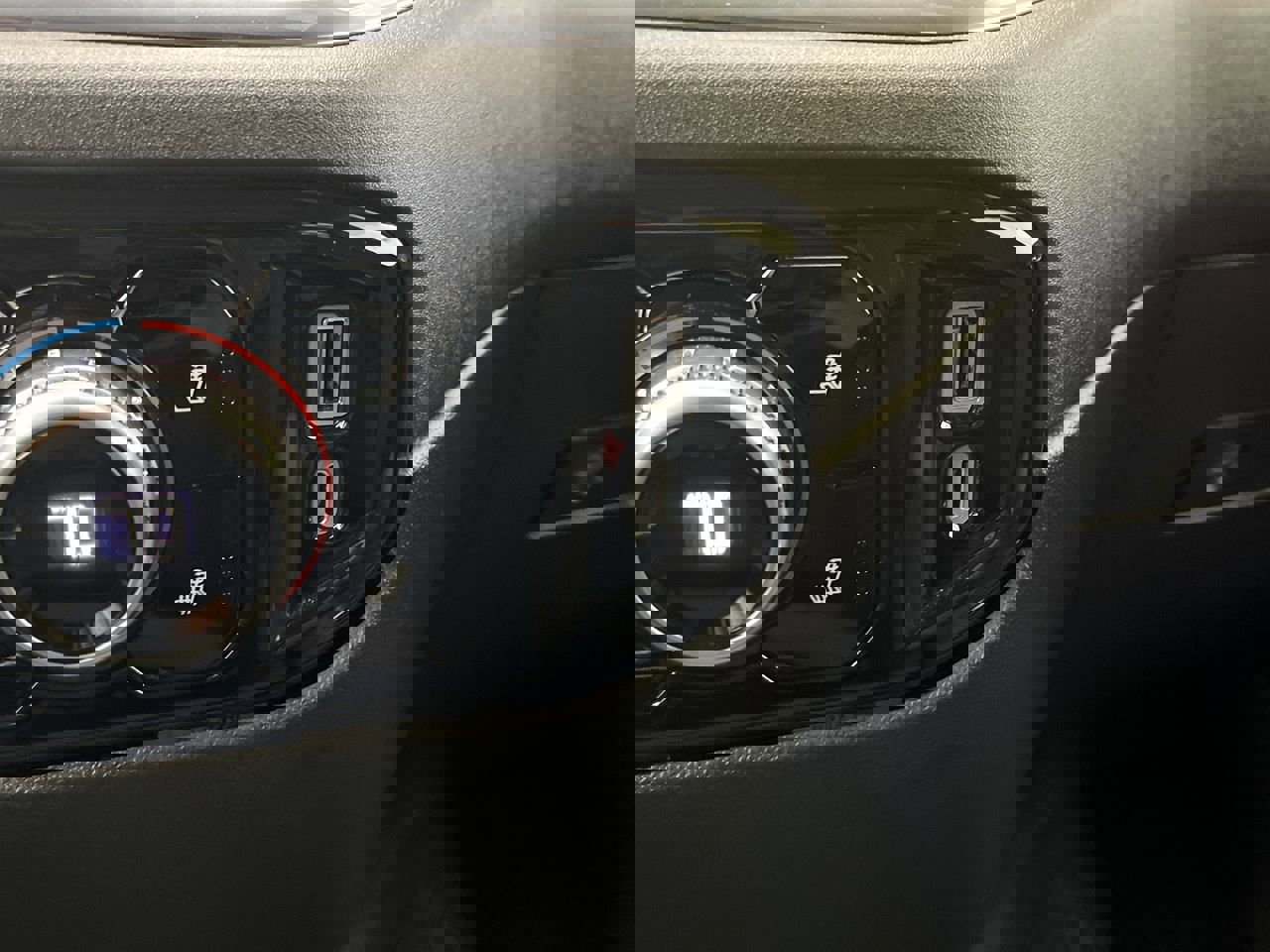 Used 2024 GMC Sierra 1500 Elevation image 25