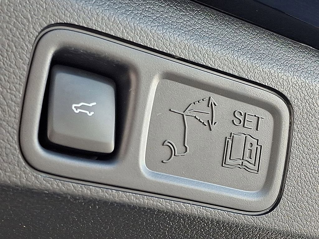 Used 2024 Ford Expedition Platinum image 33