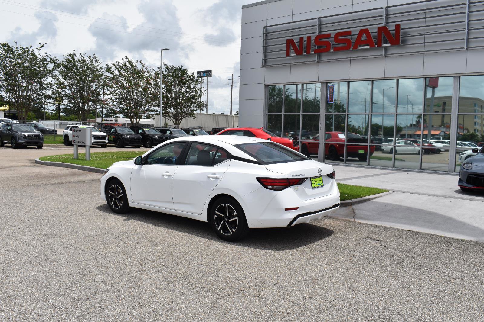 Used 2024 Nissan Sentra SV FWD image 5