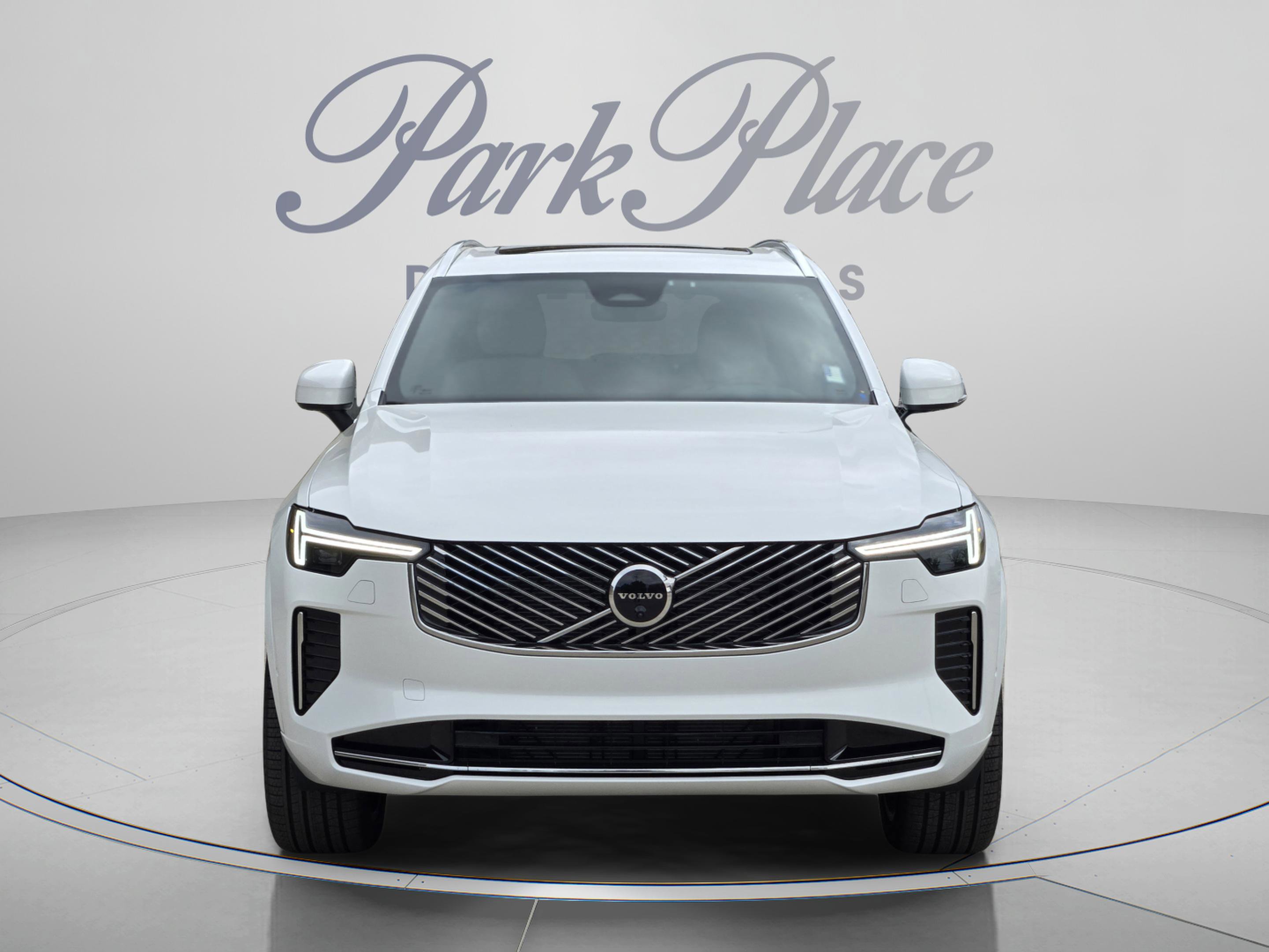 Used 2026 Volvo XC90 B5 Plus w/ Protection Package Premier AWD/4WD image 9