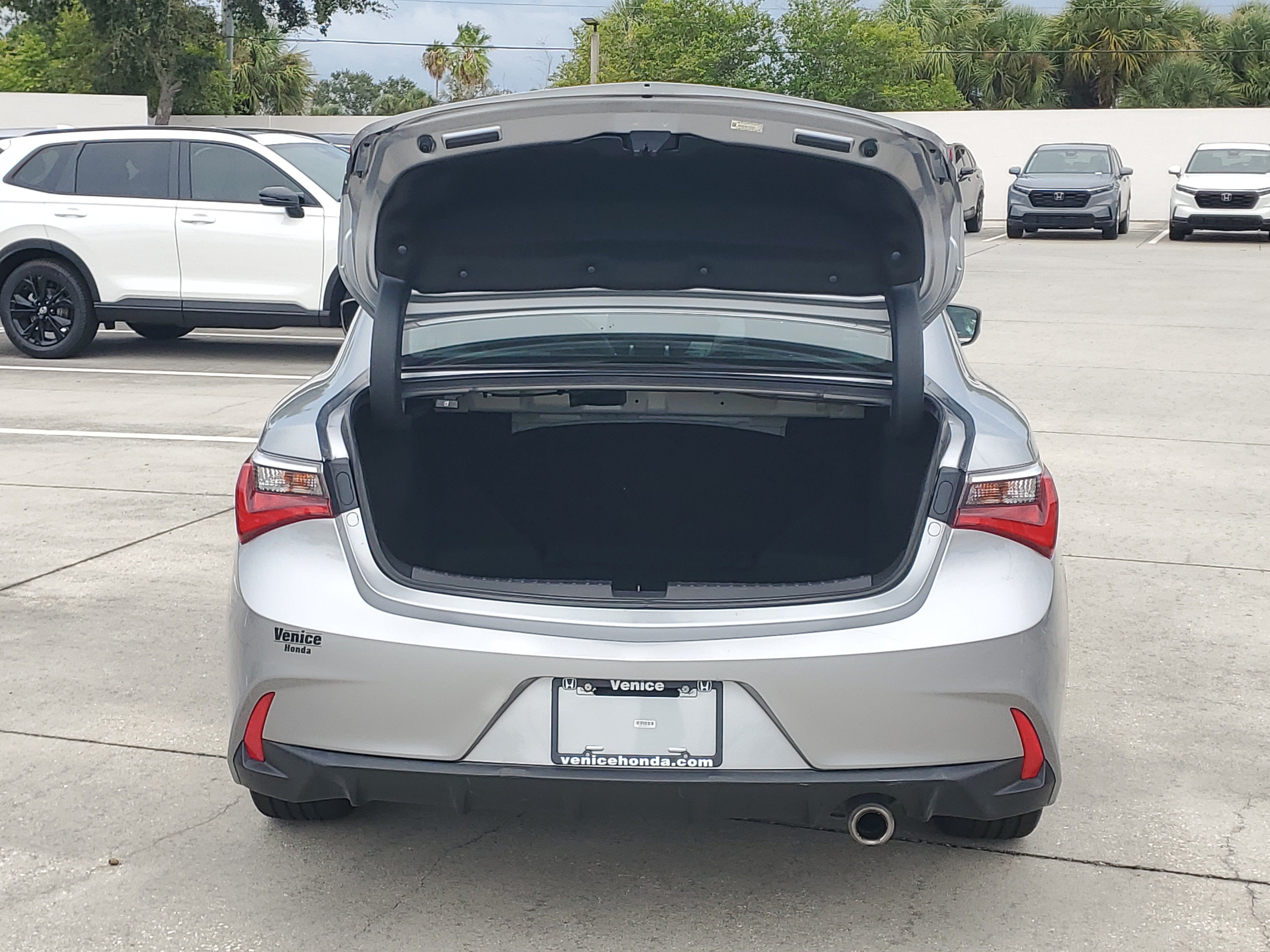 Used 2020 Acura ILX FWD image 9