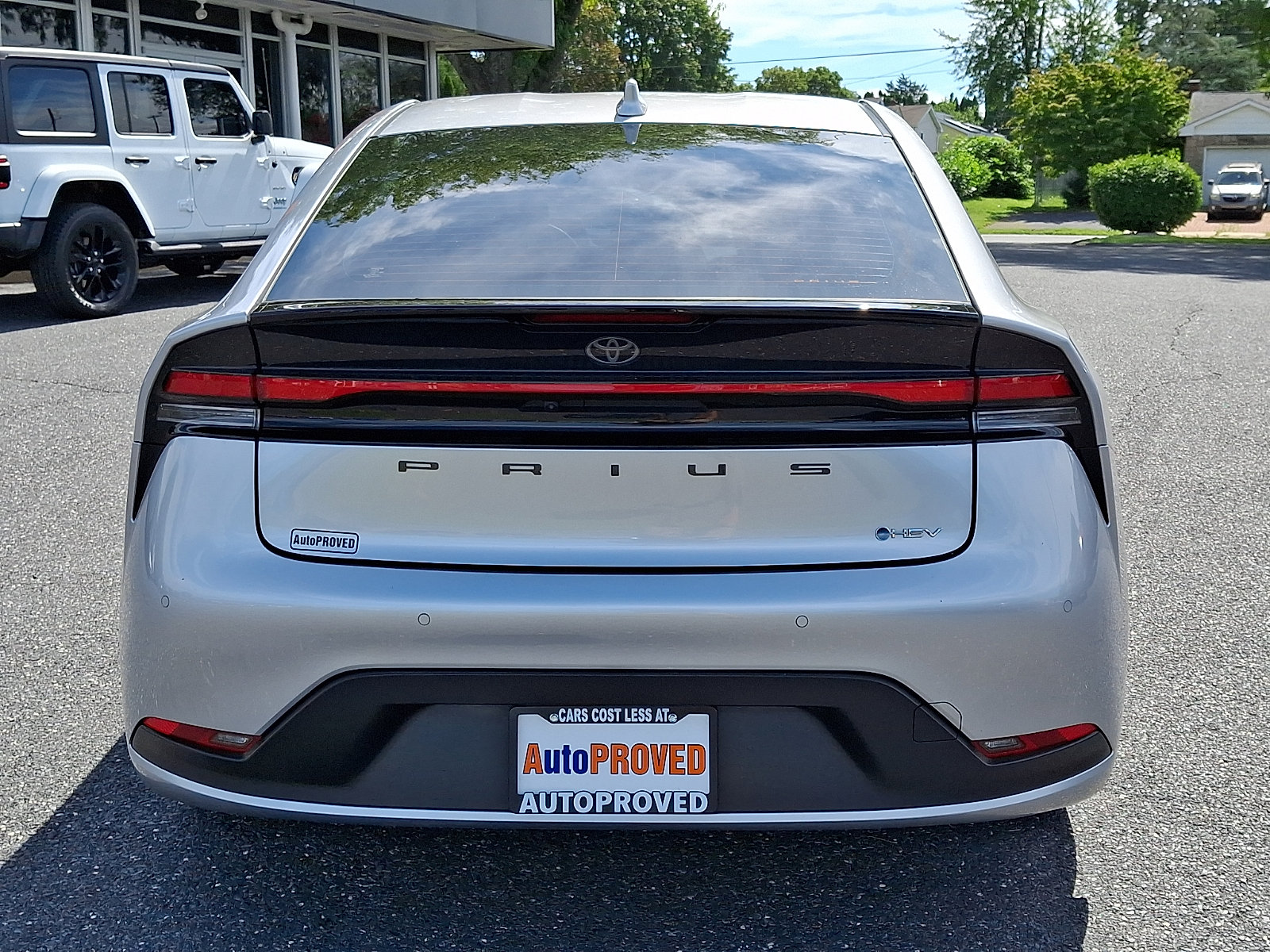 Used 2024 Toyota Prius LE AWD/4WD image 5