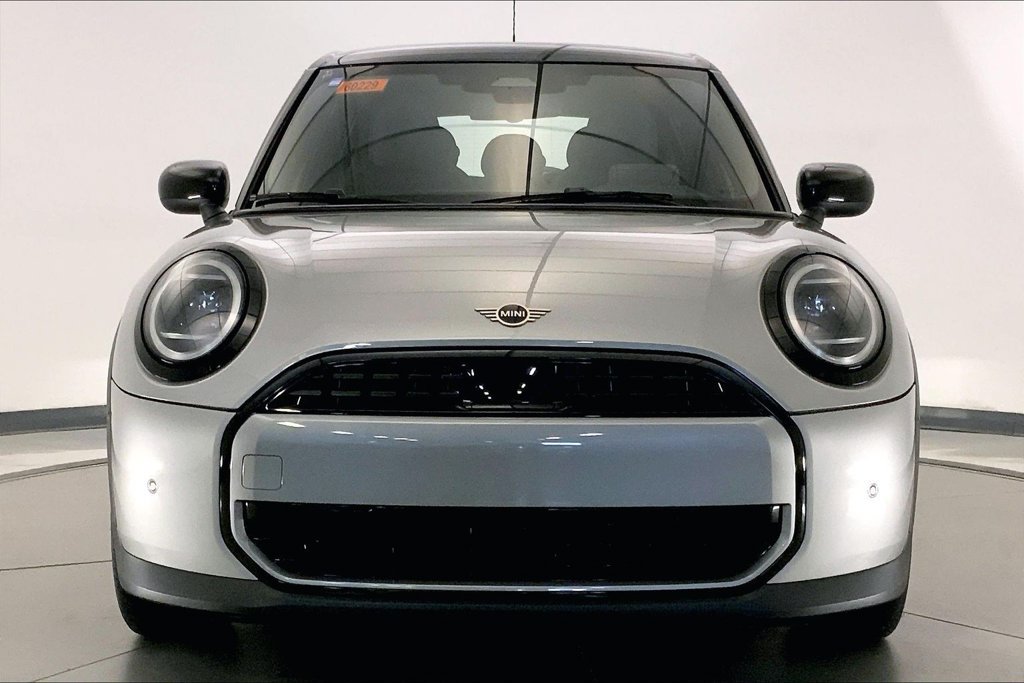 Certified 2026 MINI Cooper 4-Door Hardtop FWD image 2