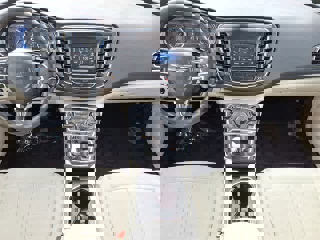 Used 2016 Chrysler 200 Limited image 25