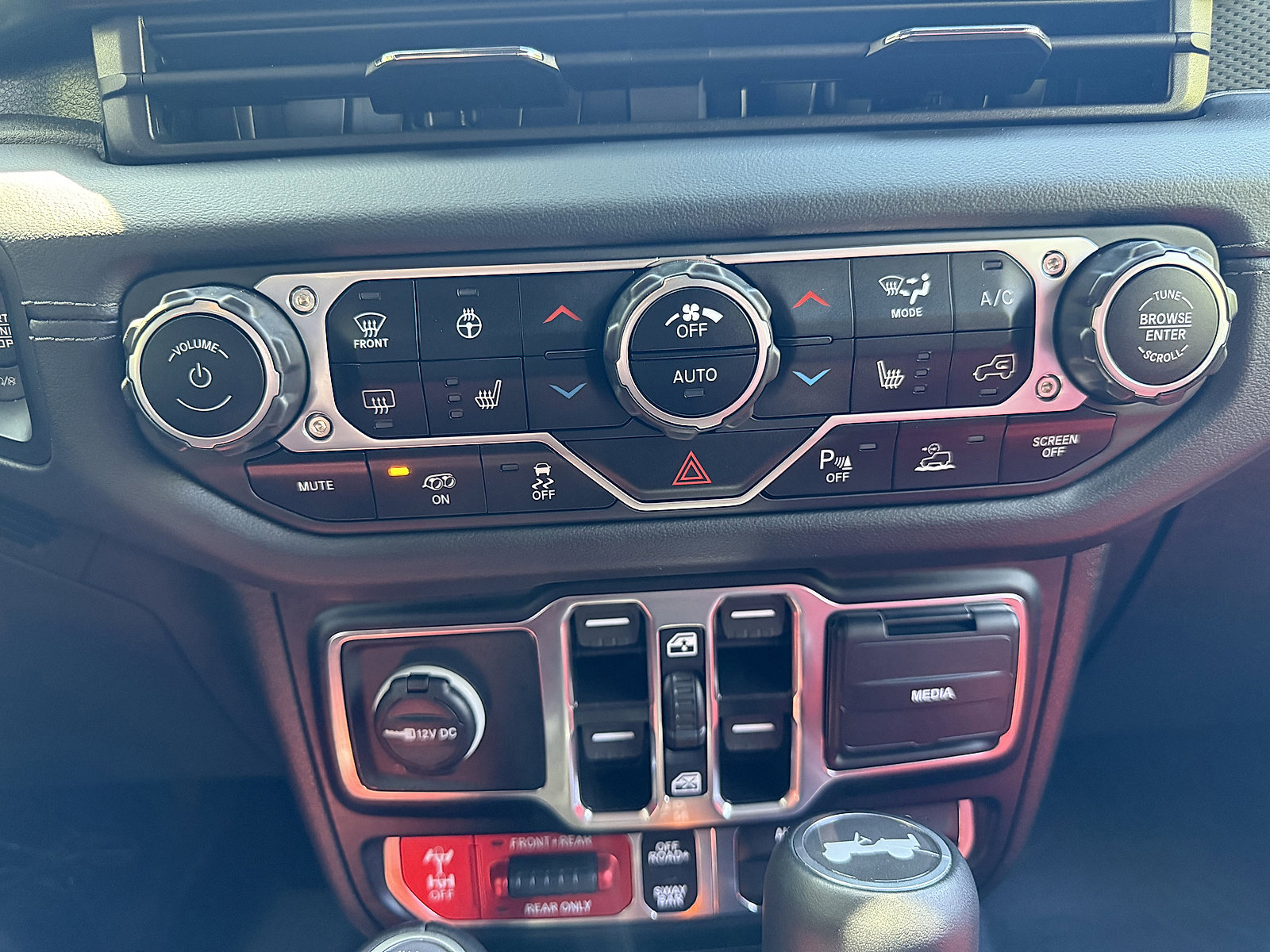 Used 2024 Jeep Wrangler Unlimited Rubicon 392 AWD/4WD image 33