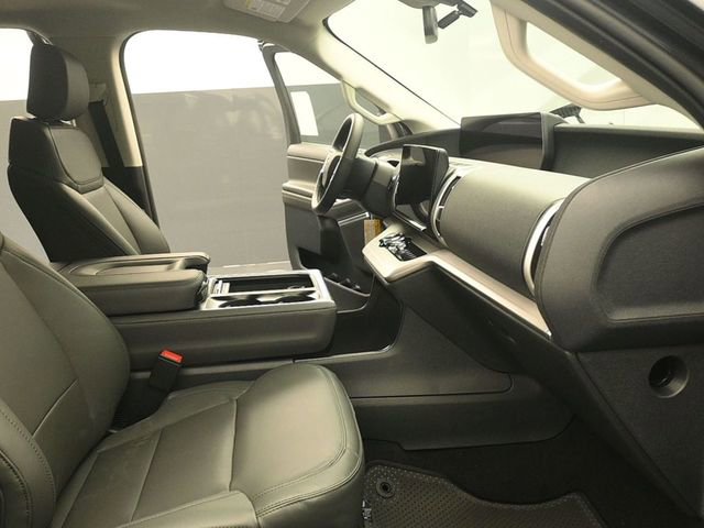 New 2026 Ford Expedition Active AWD/4WD image 18