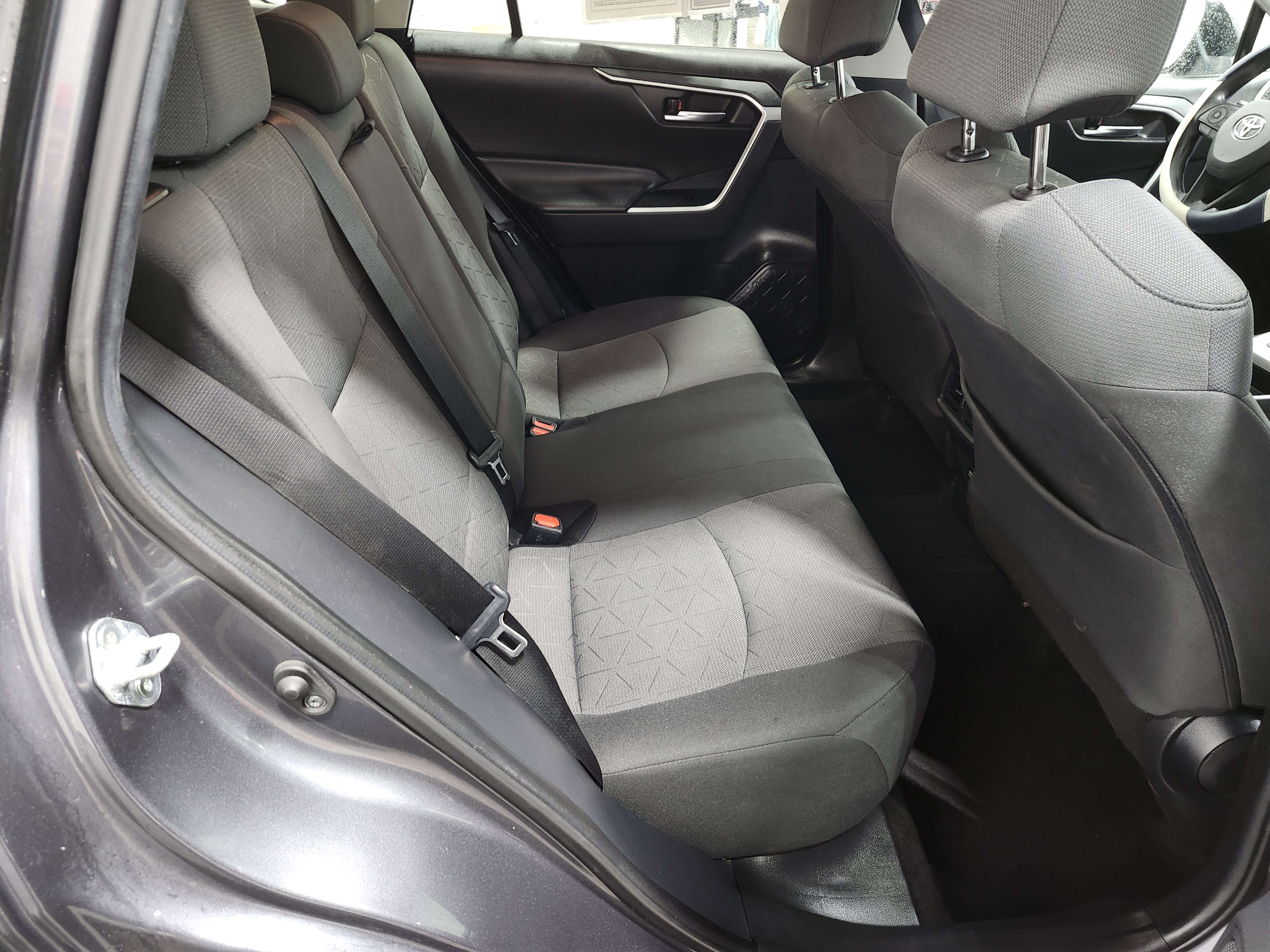 Used 2021 Toyota RAV4 XLE image 18