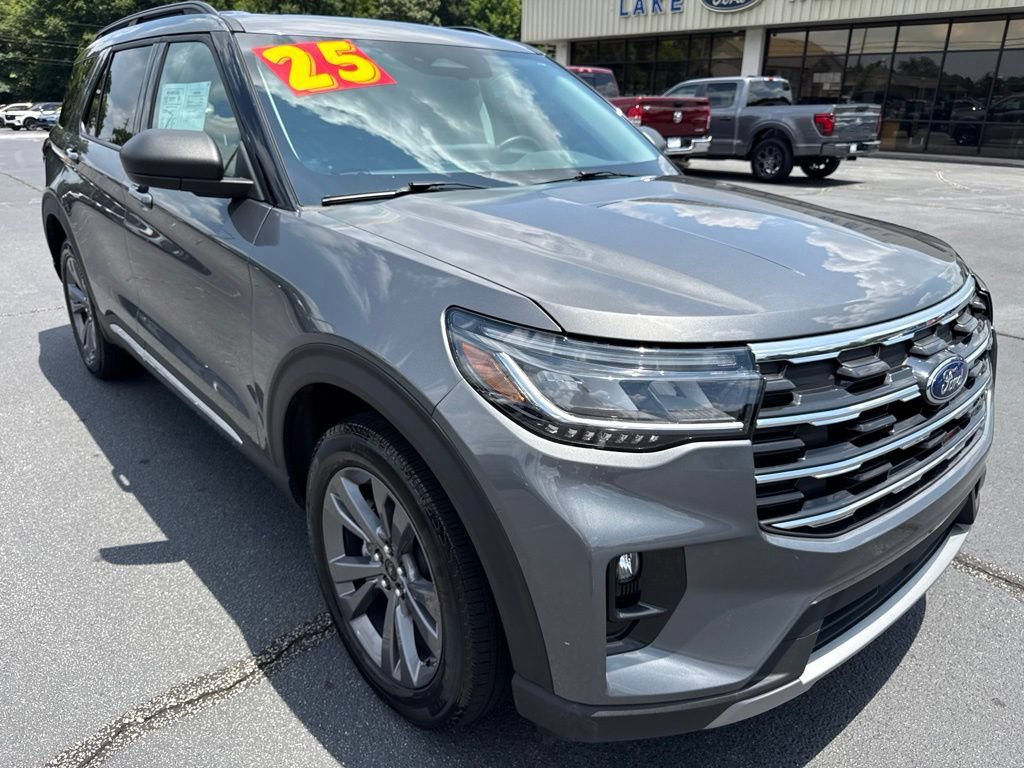 Used 2025 Ford Explorer Active w/ Active Comfort Package