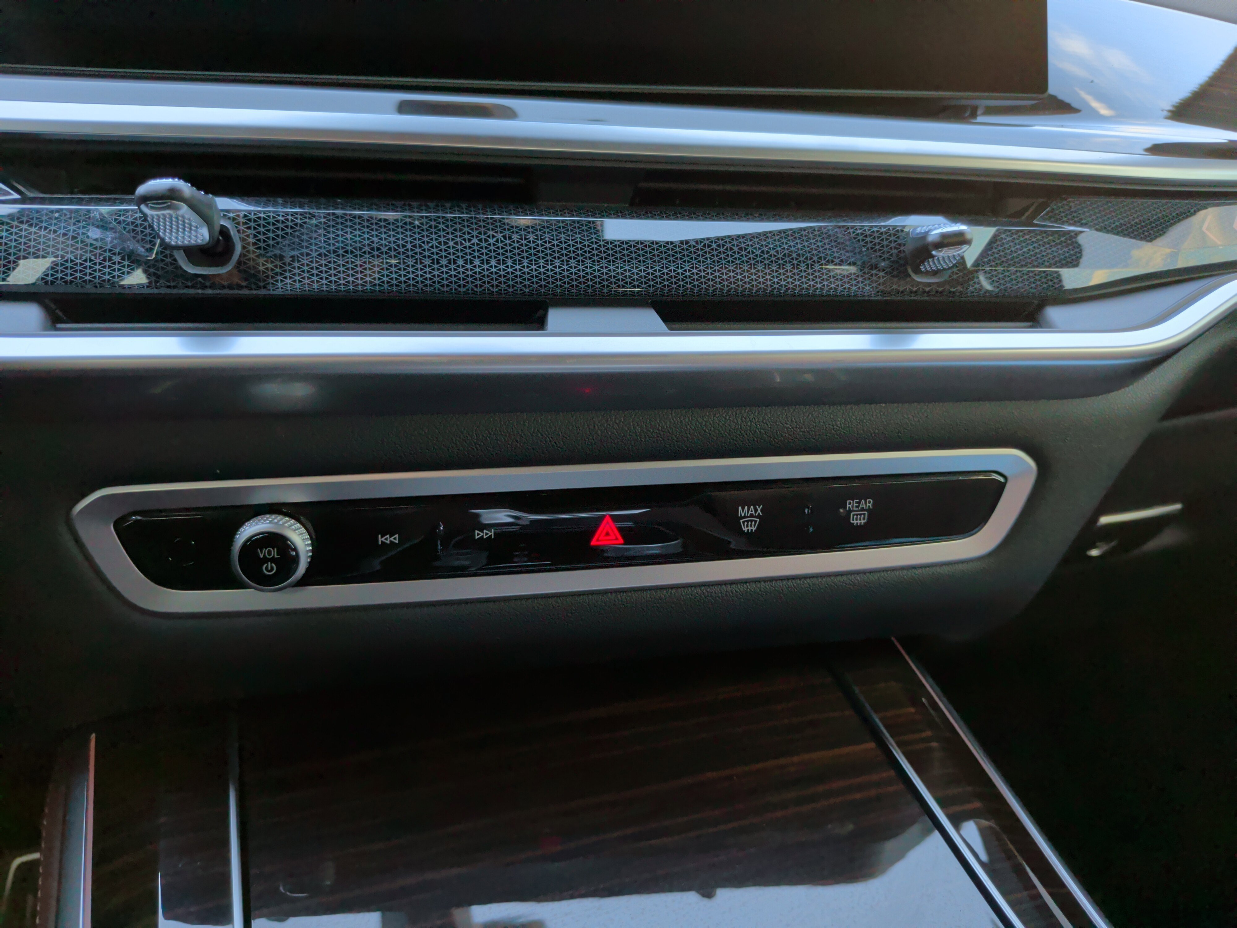 Certified 2024 BMW X5 xDrive40i w/ M Sport Package image 19