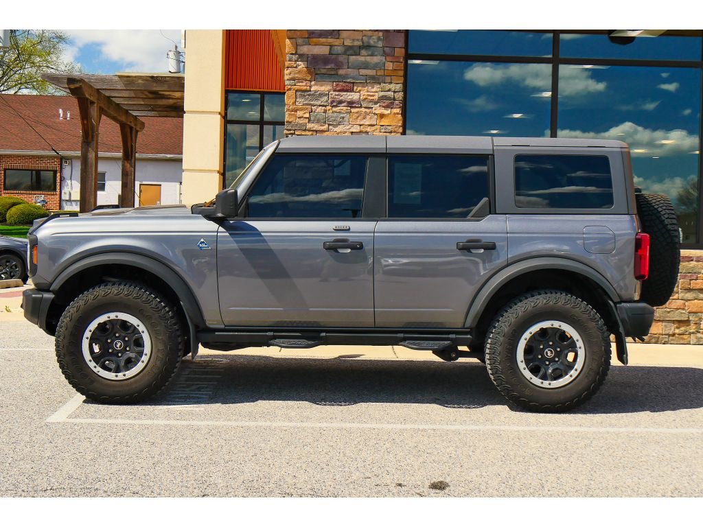 Used 2023 Ford Bronco Black Diamond w/ Sasquatch Package image 6