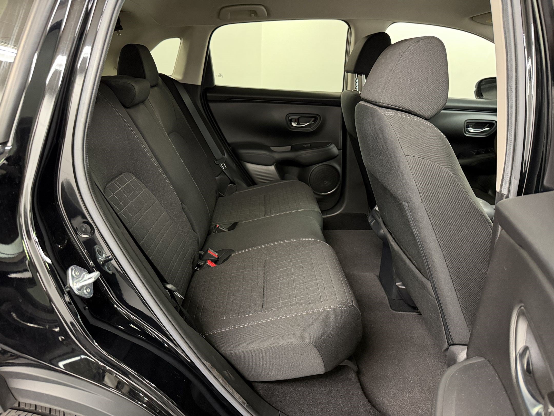 Certified 2024 Honda HR-V LX image 29