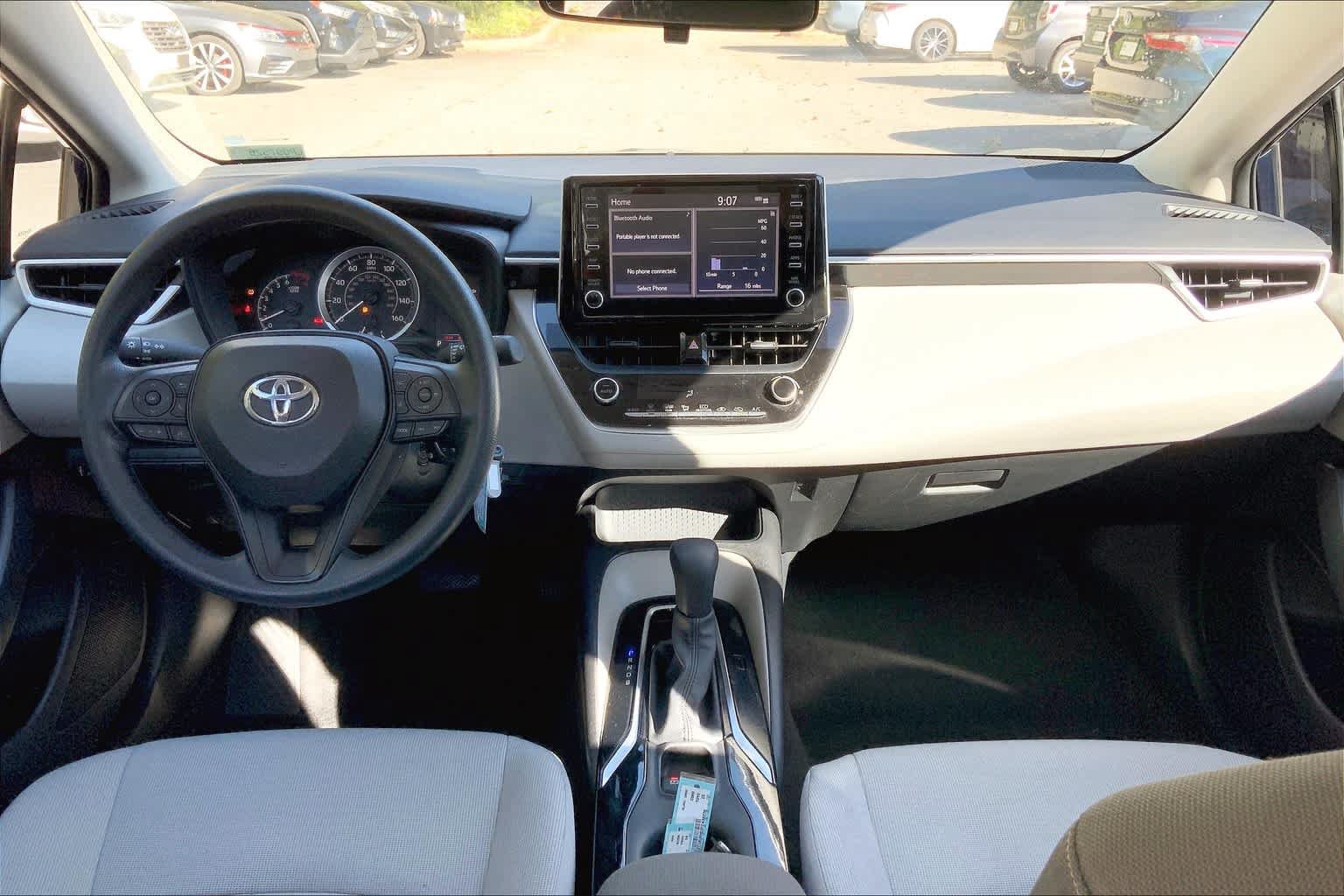 Used 2020 Toyota Corolla LE FWD image 15