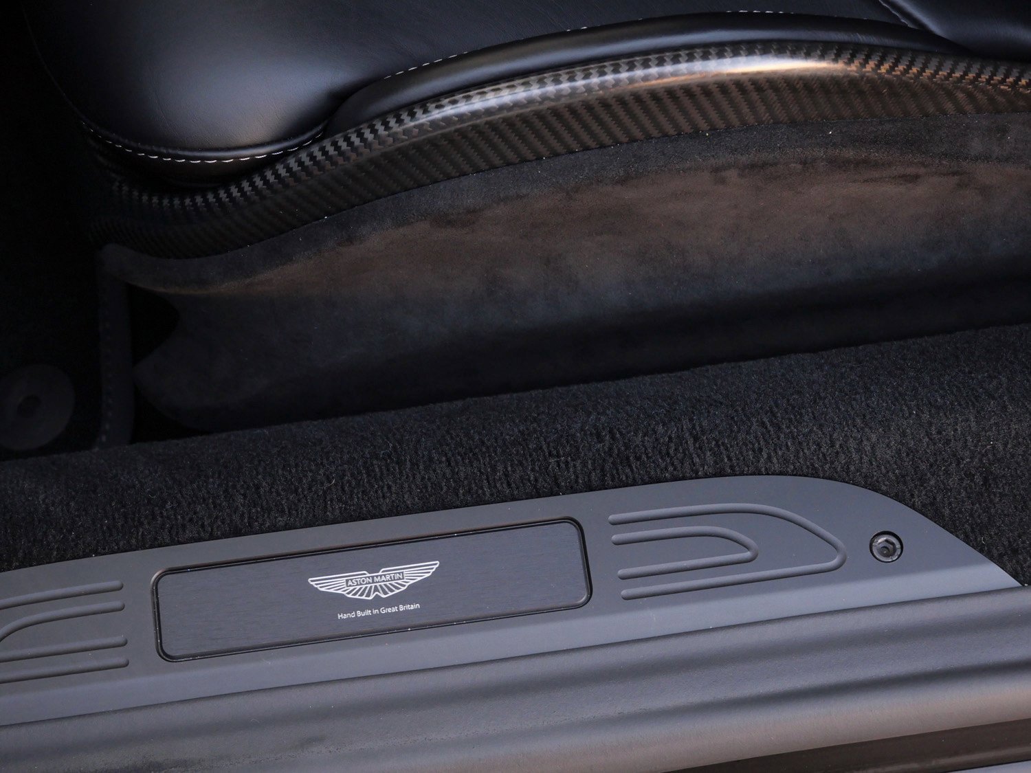 Used 2025 Aston Martin V8 Vantage image 22