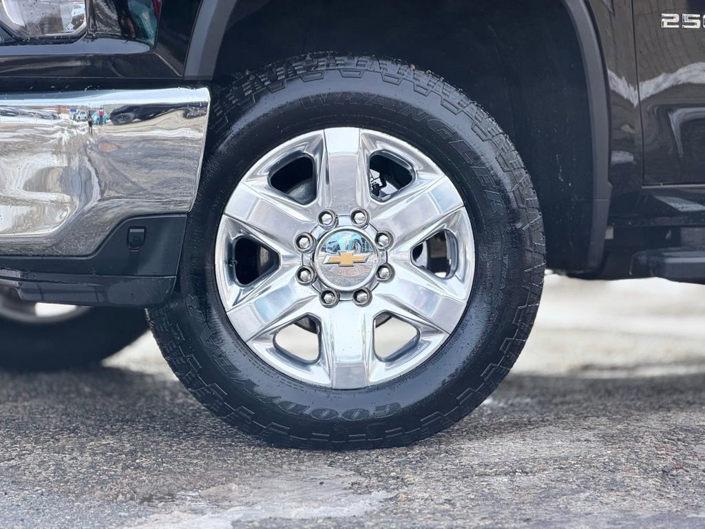 Used 2023 Chevrolet Silverado 2500 LTZ w/ LTZ Convenience Package image 2