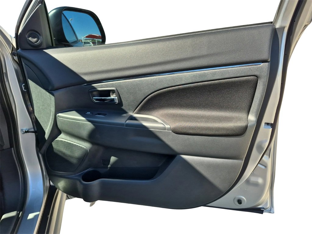 Used 2025 Mitsubishi Outlander Sport LE image 53