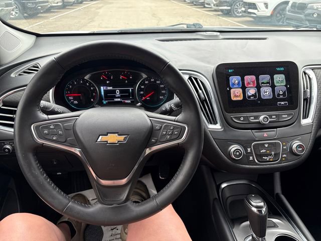 Used 2017 Chevrolet Malibu LT FWD image 10