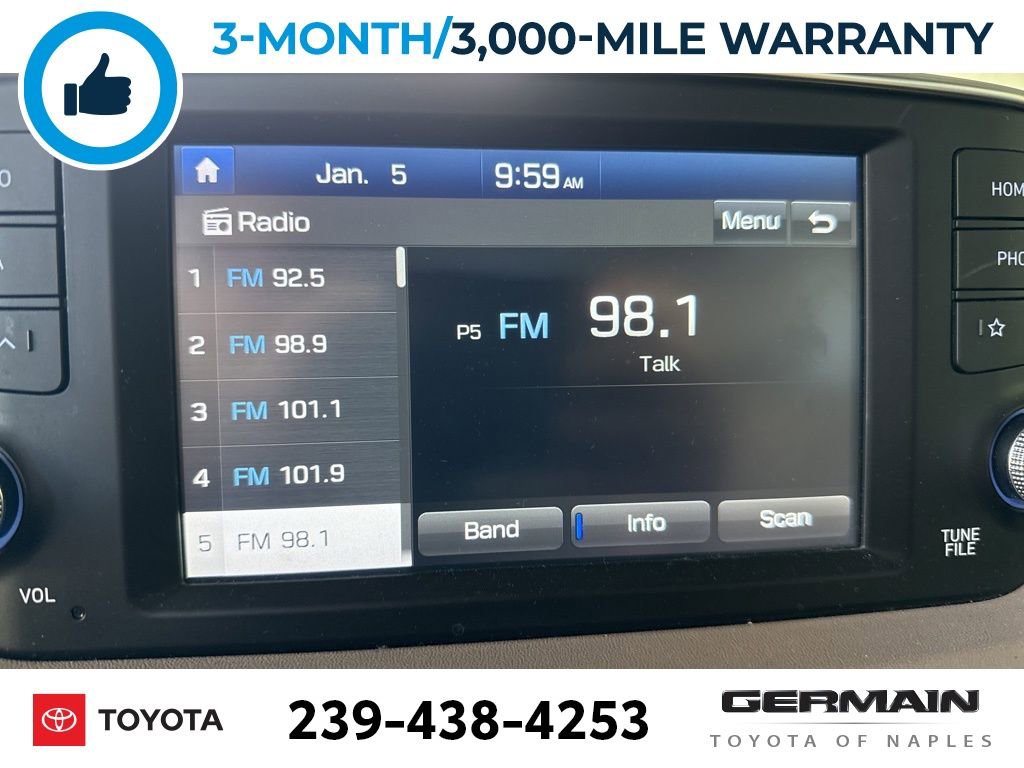 Used 2019 Hyundai Santa Fe SE image 18