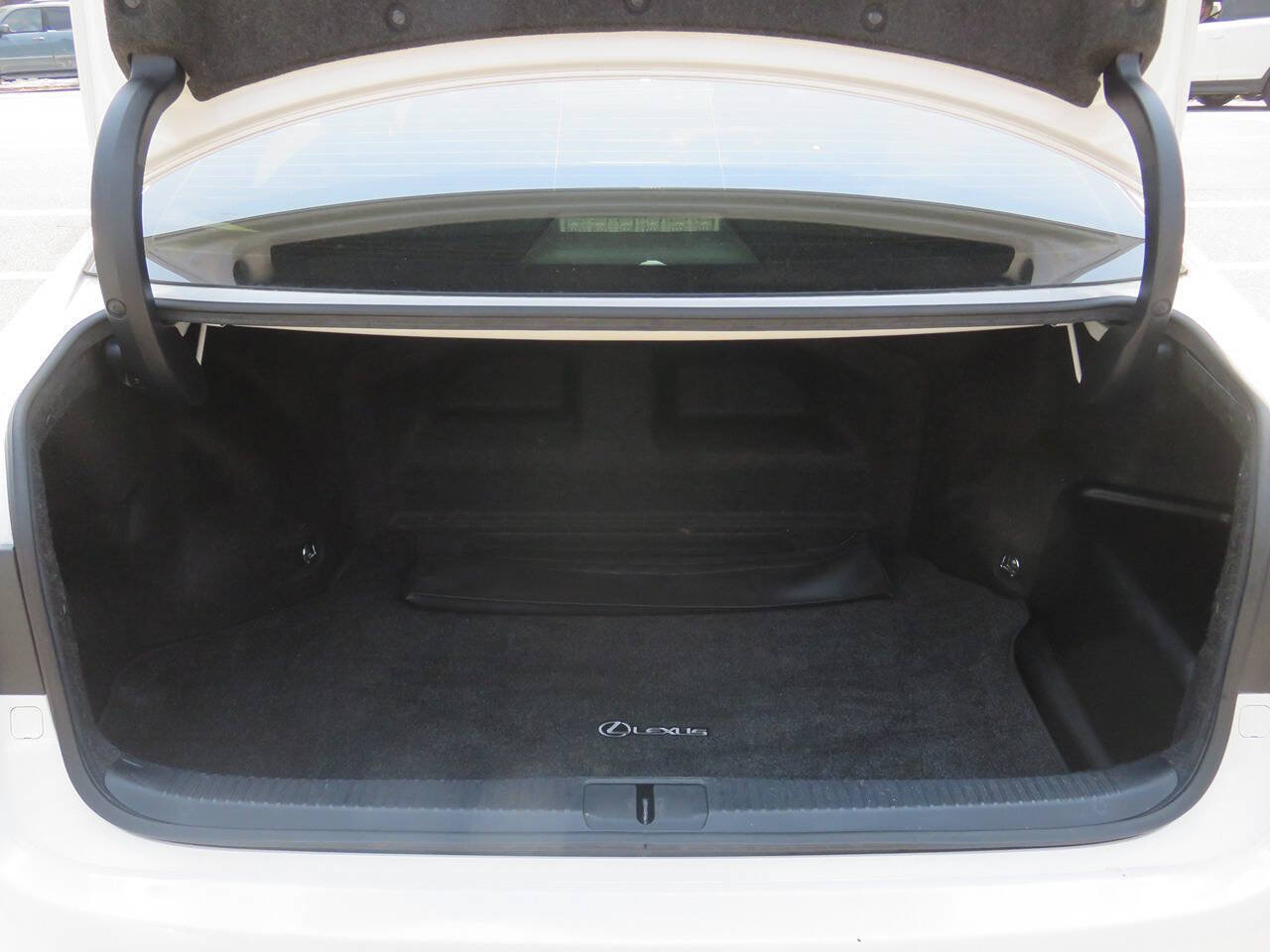 Used 2015 Lexus ES 300h w/ Premium Package w/Bamboo Trim FWD image 26