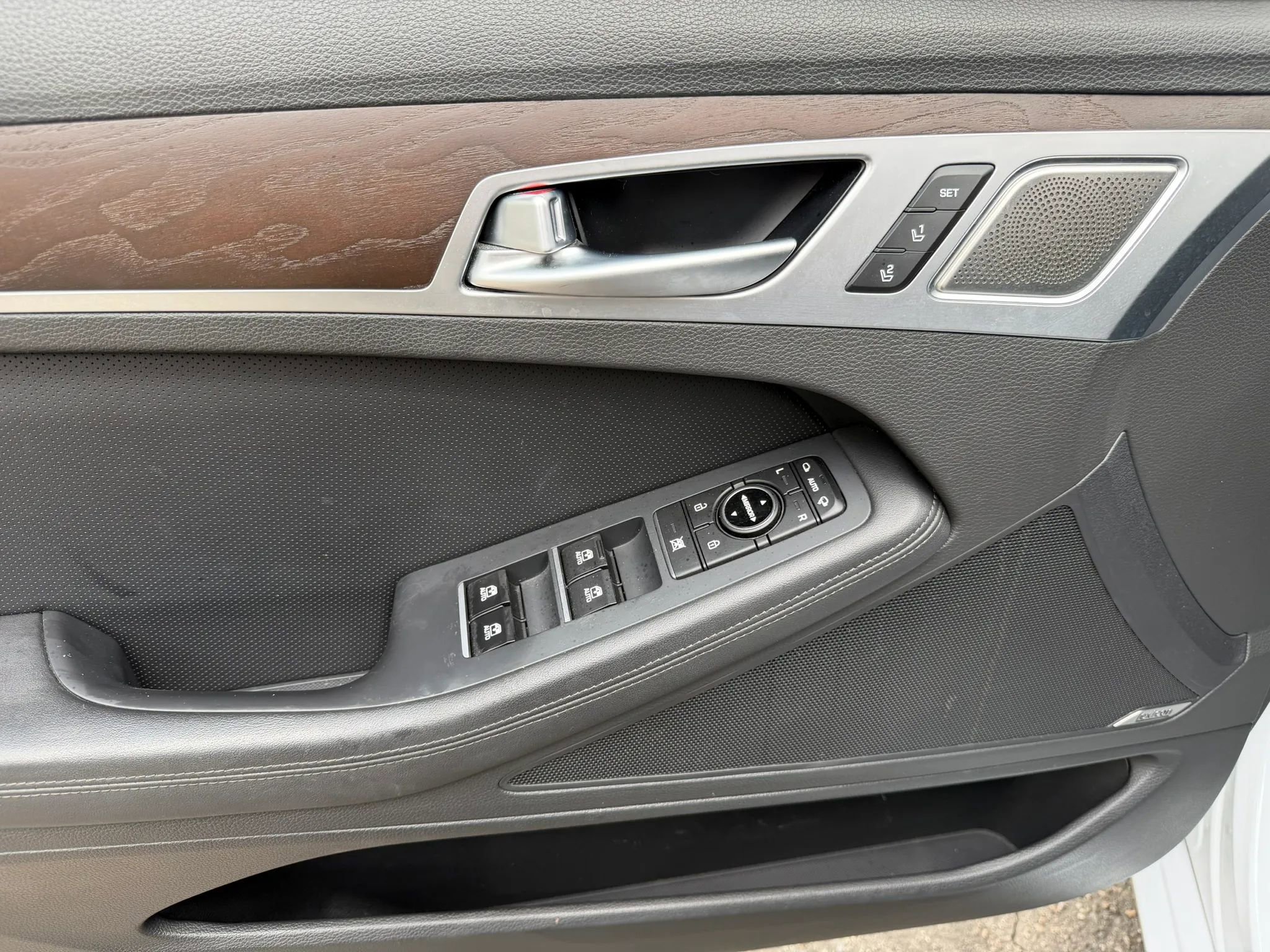 Used 2019 Genesis G80 5.0 Ultimate image 22