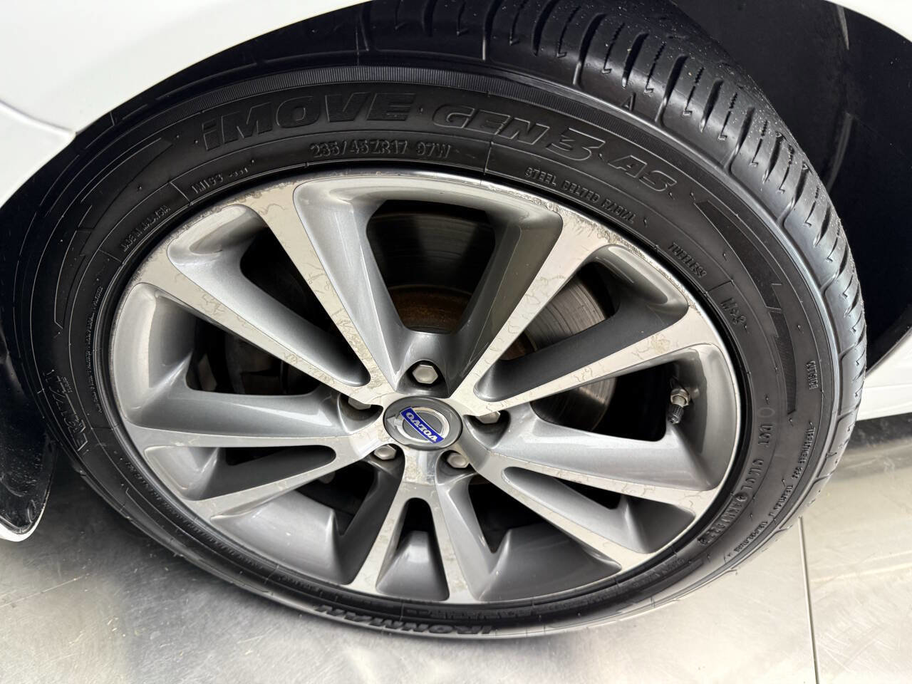 Used 2013 Volvo C70 T5 image 17