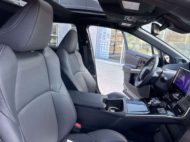 Used 2025 Toyota bZ4X AWD w/ Weather Package image 32