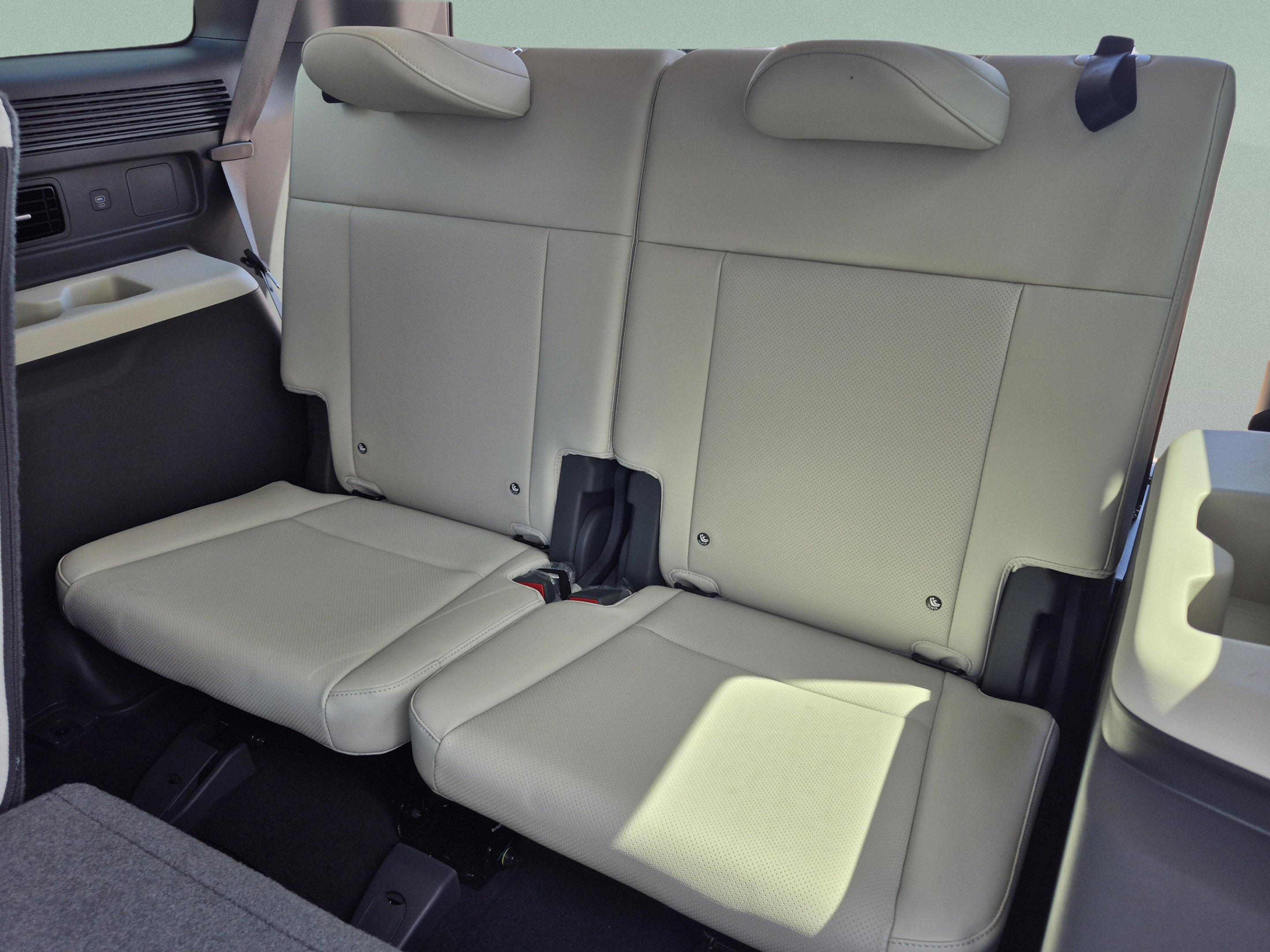 New 2027 Hyundai Santa Fe SEL FWD image 19