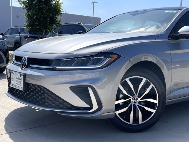 New 2025 Volkswagen Jetta SE FWD image 2